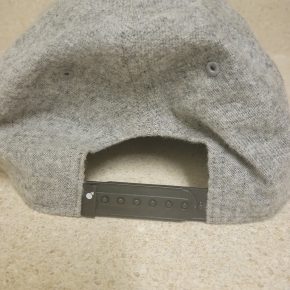 Los Angeles Hundreds snap back. - Picture 3 of 5